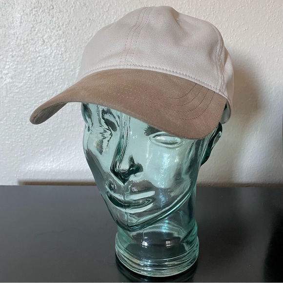 Baseball cap - Picture 2 of 4